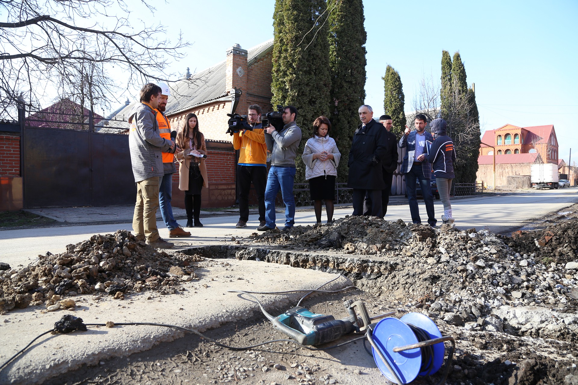 В Назрани на дорогах, отремонтированных в прошлом году, уже можно обнаружить ямы и трещины