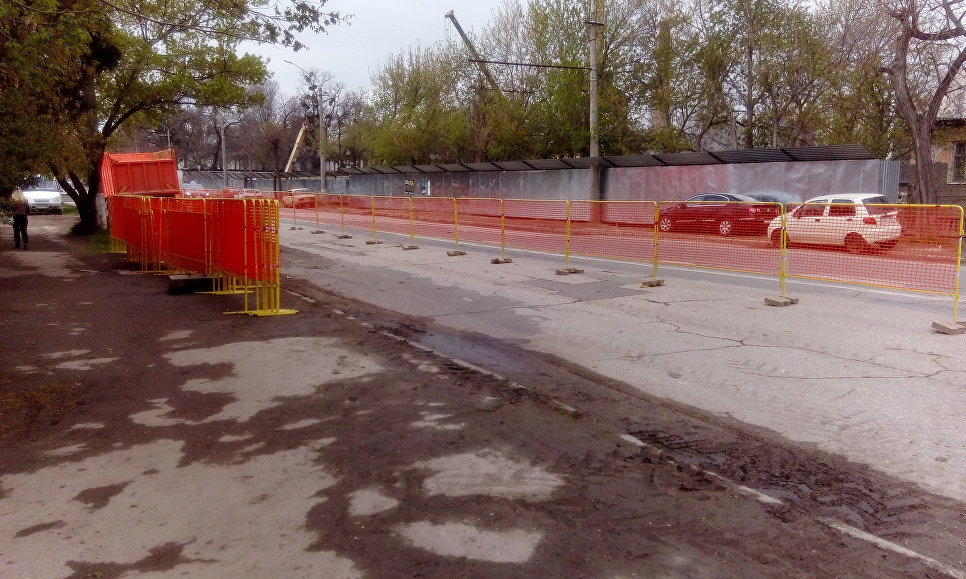 На самой «убитой» дороге в Симферополе начался ремонт