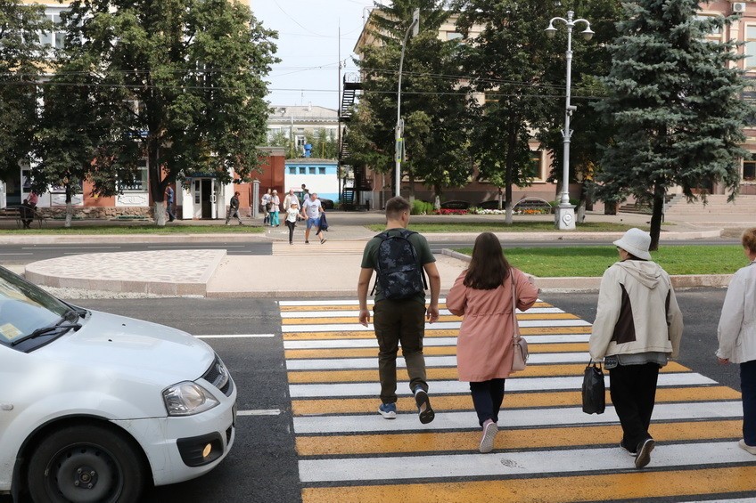 Александр Васильев: Необходимо обращать больше внимания на безопасность дорог, а не на установку стационарных камер
