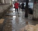 Тротуар на Кирова, центр города, местные власти не реагируют уже 2-ой месяц