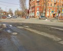 Перекресток Ул.Дзержинского и ул. Карла Либкнехта ямы на проезжей части.