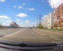 Огромные выбоины посреди полосы по ул. Елизаровых под надземным переходом