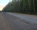 Продолжение: Дорога Бологое-Кемцы-Берёзовский Рядок в прошлом году ремонтировалась, однако были пропущены участки с ямочным ремонтом. Теперь заплатки отвалились и несколько километров такой вот полосы препятствий