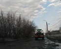Городскими службами указанная дорога не обслуживается. Не стоит на балансе, хотя является единственным подъездом к предприятиям, на ней расположенным и присутствует на градостроительном плане города Кемерово, как существующая.
