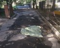 Данный разбитый участок дороги находится в придворовой территории дома №27 по Кантемировской улице, Санкт-Петербурга, это Выборгский район. Прошу его отремонтировать!