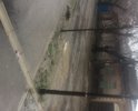 Разрушение асфальтового покрытия и вымывание подсыпки на участке улицы Ногмова, ремонтировавшейся в 2017 году, прилегающей к пешеходной части ул.Кабардинской. Дорога с большим трафиком, является частью въездных, пересекающих города магистралей.