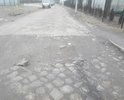 По улицам Чаадаева (дома 1, 4, 6-8), Нансена (дома 34 - 20) дорожное покрытие находится в ужасном состоянии, немецкая брусчатка полностью разбита, тротуары отсутствуют.