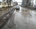 Дорогу не ремонтировали со времен Советского Союза,такое ощущение, что эта дорога ничья и никто за ее состояние ответственности не несет.
