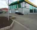 Красноярский рабочий 150ж, поворот с Крас.раба., лежит бетонный блок и рядом яма.