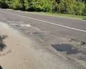 На Сыропятском тракте дорога страшно разбита. Дорогу ремонтировали очень давно, сейчас дорога в ужасном состоянии.