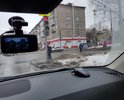 Четвертый день на этом оживленном перекрестке в центре Ижевска не работает светофор, его просто повалили при ДТП.