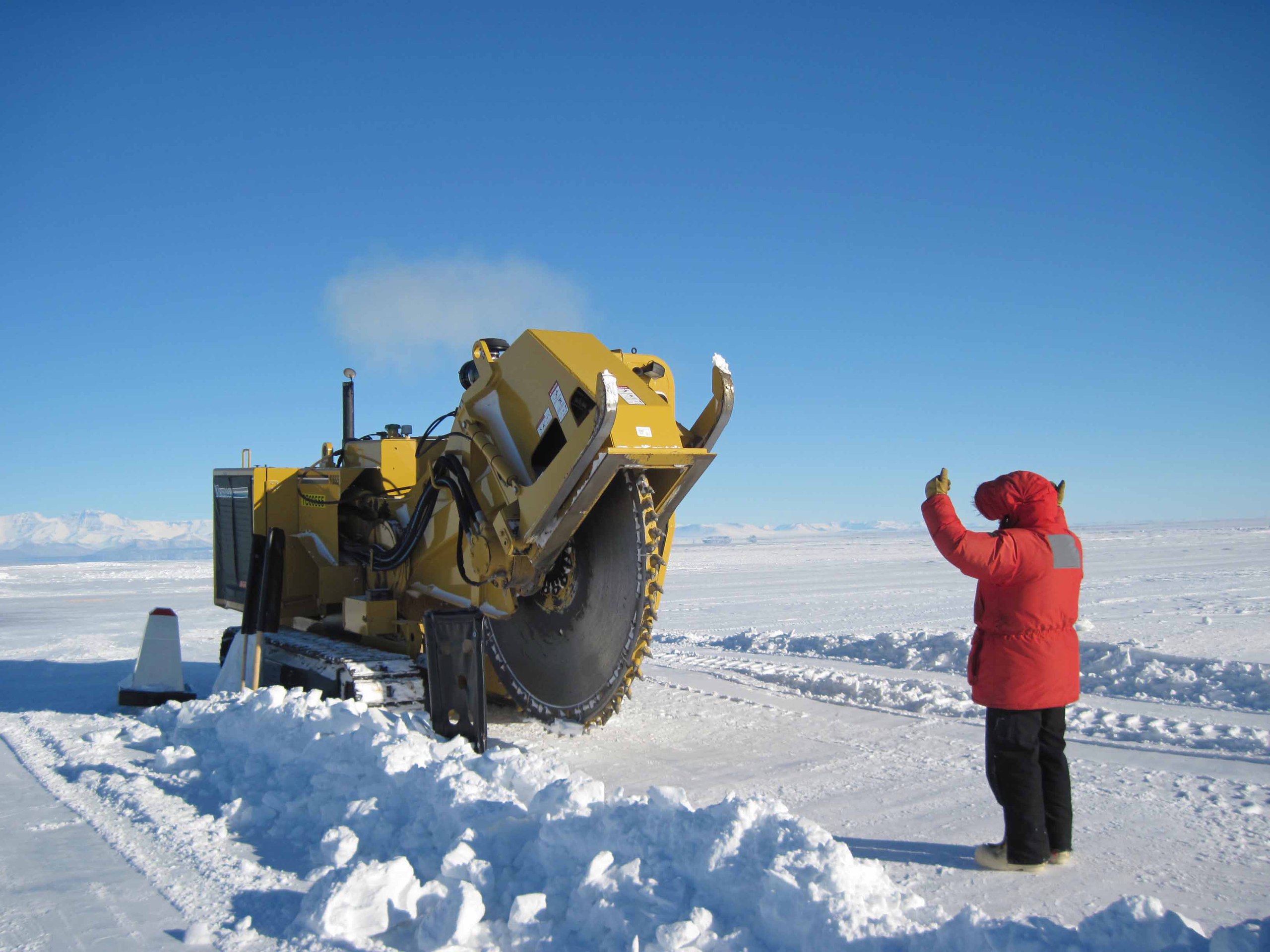 В Антарктиде начат ямочный ремонт по просьбе местных активистов