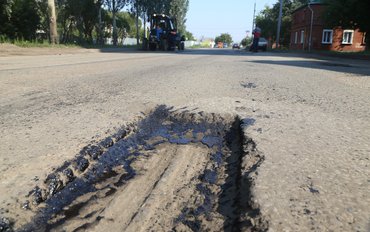 Чиновники в Омске считают, что автомобилисты ездят не по тем дорогам