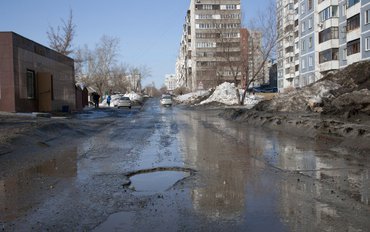 В Алтайском крае в 2018 году отремонтируют десятки улиц с «Карты убитых дорог»
