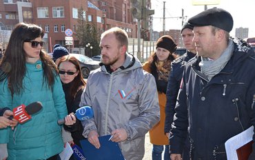 В Екатеринбурге отремонтированную в прошлом году дорогу перекопали коммунальщики