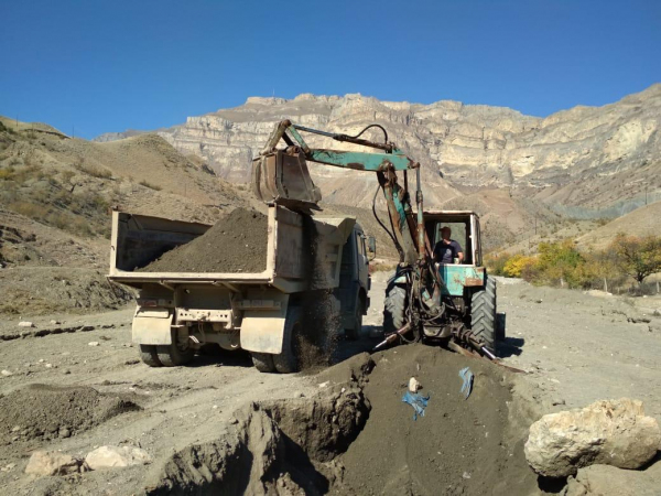 В Дагестане ремонтируют участок дороги в Хунзахском районе
