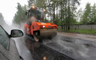В Озерске Челябинской области подрядчик за свой счет устранил недостатки на дороге, отремонтированной в дождь