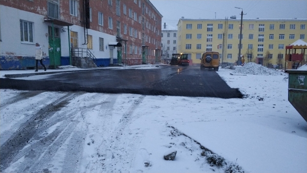В Кировске на ул. Мира ремонт дороги проводился с нарушениями