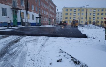 В Кировске на ул. Мира ремонт дороги проводился с нарушениями