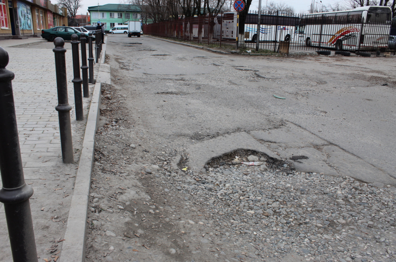 Вместе с весной обнаружилось ещё больше проблем с дорогами Кабардино-Балкарии