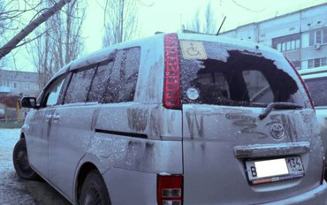 В Волгоградской области активисту ОНФ после критики ремонта местных дорог разбили машину