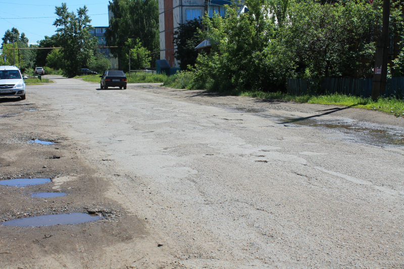 Разбитым дорогам Сарапула требуется комплексный ремонт