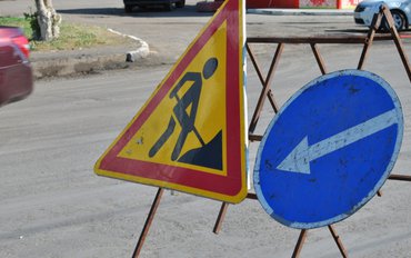 В Оренбурге начали ремонтировать не прошедшую проверку Дорожной инспекции улицу Максима Горького