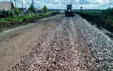 Новосибирские общественники добились возобновления ремонта дороги у деревни Гавриловка
