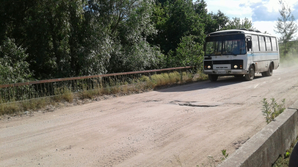 Аварийный мост в поселке Панковка Новгородской области нуждается в срочном ремонте