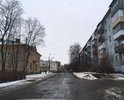 Ямы и выбоины на всем протяжении ул. Пароменской, где находится несколько крупных гостиниц города