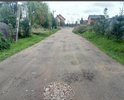 На улице Алексеевской, с момента ее создания, еще ни разу не было проведено работ по восстановлению дорожного покрытия ( БОЛЕЕ 12 ЛЕТ ). Жители улицы Алексеевской неоднократно обращались в местные органы за помощью, но в ответ получали, что ремонт нашей улицы на ближайшие несколько лет не запланирован. В связи с этим дорожное полотно (из кирпичей, камней и грунта) становится все хуже с каждым годом, и выглядит как не обустроенное и не приспособленное для нормального движения транспортных средств.