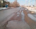 Ул.Кооперативная является частью маршрута на грузовой морской порт г.Азова, а также используется местными жителями для ежедневных передвижений, выезда из города в областной центр и населенные пункты района. Последние годы на улице проводится не своевременный точечный ямочный ремонт, которого в виду износа дороги и увеличения грузооборота морского порта явно не достаточно. Точечного ремонта хватает на 10-30 дней, после картина с ямами, выбоинами, колеёй не то чтоб обновляется, а только расширяет свои границы. На расположенных на улице нерегулируемых железнодорожных переездах более 50% времени в году наблюдаются ямы, выбоины, проломы, которые представлены на фото.