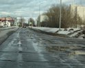 Яма на яме и ямой погоняет. Ездить совершенно невозможно. И, конечно, это не единственная улица в городе. Их огромное количество.
Вот статья на эту тему - http://www.ikovrov.ru/control/15382-dorogi.html?device=xhtml