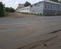 Жалко что можно только по 5 фотографий добавлять. У нас дороги целыми улицами, километрами нуждаются в ремонте.
