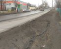 Несмотря на ежегодный ямочный, дорога требует капитального ремонта. С каждым годом латки превращаются в большие ямы.