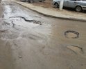 дорога вдоль дома улица имени Землячки 46, состояние ужасное. На легковом автомобиле проехать невозможно, при попадании колес в ямы постоянно днище автомобиля достает до асфальта. Автолюбители самостоятельно в предыдущие годы засыпают ямы щебнем или кирпичами!!! Дорога никогда не ремонтировалась!!!