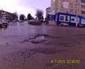 Рузаевка , центральные дороги , перекрёсток ул Луначарского и ул Ленина , 2 неправильные ямы на проезжей части....