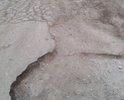 Здравствуйте. Дорога по ул. Кучуры, которая ведет к студенческому городку медико-фармацевтического института долгие годы находится в разбитом состоянии, как видно из фотографий:  вместо асфальтного покрытия, на проезжей части дороги установлены бетонные плиты, с грубыми нарушениями технологии дорожного покрытия. За время эксплуатации бетонные плиты разрушились до такой степени что появились большие по площади и глубине ямы, металлическая арматура бетонных плит оголилась и несет в себе определенную угрозу для автомобилей, кроме того в настоящие время ведется интенсивное строительство домов на территории горы Машук, с использованием тяжелой строительной техники, которая еще сильнее превращает проезжую часть в трудно проходимые дороги, также дорога очень узкая и нет возможности разъехаться двум легковым автомобилям. Просим Вас оказать содействие и возможность стимулирование краевую и городскую администрацию для капитального ремонта участка дороги по ул. Кучуры, с соблюдением всех технологических норм, и проведением Вашими специалистами контроля качества выполненных работ. С уважением автомобилисты г. Курорта Пятигорска.
