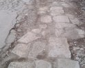 Здравствуйте. Дорога по ул. Кучуры, которая ведет к студенческому городку медико-фармацевтического института долгие годы находится в разбитом состоянии, как видно из фотографий:  вместо асфальтного покрытия, на проезжей части дороги установлены бетонные плиты, с грубыми нарушениями технологии дорожного покрытия. За время эксплуатации бетонные плиты разрушились до такой степени что появились большие по площади и глубине ямы, металлическая арматура бетонных плит оголилась и несет в себе определенную угрозу для автомобилей, кроме того в настоящие время ведется интенсивное строительство домов на территории горы Машук, с использованием тяжелой строительной техники, которая еще сильнее превращает проезжую часть в трудно проходимые дороги, также дорога очень узкая и нет возможности разъехаться двум легковым автомобилям. Просим Вас оказать содействие и возможность стимулирование краевую и городскую администрацию для капитального ремонта участка дороги по ул. Кучуры, с соблюдением всех технологических норм, и проведением Вашими специалистами контроля качества выполненных работ. С уважением автомобилисты г. Курорта Пятигорска.