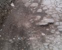 Здравствуйте. Дорога по ул. Кучуры, которая ведет к студенческому городку медико-фармацевтического института долгие годы находится в разбитом состоянии, как видно из фотографий:  вместо асфальтного покрытия, на проезжей части дороги установлены бетонные плиты, с грубыми нарушениями технологии дорожного покрытия. За время эксплуатации бетонные плиты разрушились до такой степени что появились большие по площади и глубине ямы, металлическая арматура бетонных плит оголилась и несет в себе определенную угрозу для автомобилей, кроме того в настоящие время ведется интенсивное строительство домов на территории горы Машук, с использованием тяжелой строительной техники, которая еще сильнее превращает проезжую часть в трудно проходимые дороги, также дорога очень узкая и нет возможности разъехаться двум легковым автомобилям. Просим Вас оказать содействие и возможность стимулирование краевую и городскую администрацию для капитального ремонта участка дороги по ул. Кучуры, с соблюдением всех технологических норм, и проведением Вашими специалистами контроля качества выполненных работ. С уважением автомобилисты г. Курорта Пятигорска.