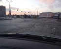 Улица кашена ремонтировалась частично также надавно (12.2017) в связи с ремонтом Пятницкого моста, но практически вся как после бомбежки. Ехать больше 30км в час никто не решается.