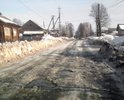 Эта городская улица не ремонтировалась уже 25 лет. Представляет из себя совокупность ям с вкраплениями остатков старого асфальта.