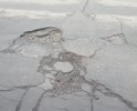 Раскрошившееся полностью полотно от Борисово до Лужки, ямочный ремонт бесполезен.