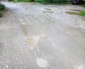 дорога в Люберцах от Митрофанова 20  к Митрофанова 17 к.3 вся в ямах и лужах, не имеет асфальта, нет тротуара. Это единственная автомобильная дорога связывающая нас-жителей Митрофанова 17 к.3 с городом.По ней невозможно даже пройти с детской коляской! Писал о данной проблеме на сайт Добродел, в администрацию Московской области, лично Губернатору Московской области ( всю переписку и ответы на запросы готов предоставить). В 2016 году Администрация г. Люберцы признала, что дорога требует капитального ремонта и письменно обещала все выполнить в кратчайшие сроки ( привести в нормативное состояние), но работы не проводились. Сейчас в 2017 году Администрация Люберец только письменно обещает учесть проблему при разработке Плана на 2017 год (мы не верим, что какие-то работы будут проводится). Пожалуйста, помогите Нам!!!Повторяюсь- всю переписку по данному вопросу готовы предоставить. Заранее спасибо!