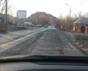 Разбито дорожное полотно на протяжении всей улице, ямы не соответствующие ГОСТ. Хотя в прошлом году проводился ямочный ремонт.