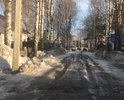 Тротуаров нет, большая колейность в зимний и летний период, постоянно вода на дорожном покрытии.