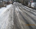 Дорогу грейдируют один раз в год хватает на неделю. Люки с колодцев украли, закрыты досками. Дети по этой дороге ходят в школу. Ближайший путь из района долгостроя в центр города.