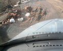 г. Кашин, ул. Детская, помимо привычных ям и выбоин, вот так вот просто засыпали яму кирпичами, бревнами и всяким мусором и даже не разравняли, это же нормально, это же Тверская область г. Кашин.