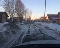 На данном участке ходит большое количество детей в школу, отсутствует нормальная пешеходная зона многим приходится выходить на проезжую часть. Дорога сделана из бетонных плит, которые местами выдавило грунтом, что даже в летний период страшно ехать на легковом автомобиле.