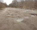 Снег сошел, дорога в ужасном состоянии! С.Букань признано одним из самых благополучных сел Калужской области. В годы Великой Отечественной войны на территории села погибли более 15 тыс. советских воинов. Дорога находится в собственности области, передвигаться по ней свыше 30 км/ч не возможно. В селе действует школа. Автобус маршрут в 15 км от Людиново до Букани проходит за 45-60 минут.